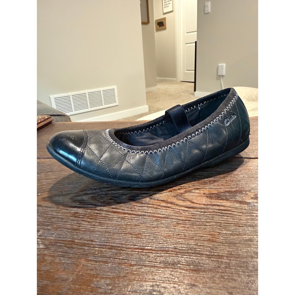 Clarks Kids Black Quilted Leather Mary Jane‎ Flats Patent Cap Toe UK 2 EUR 34